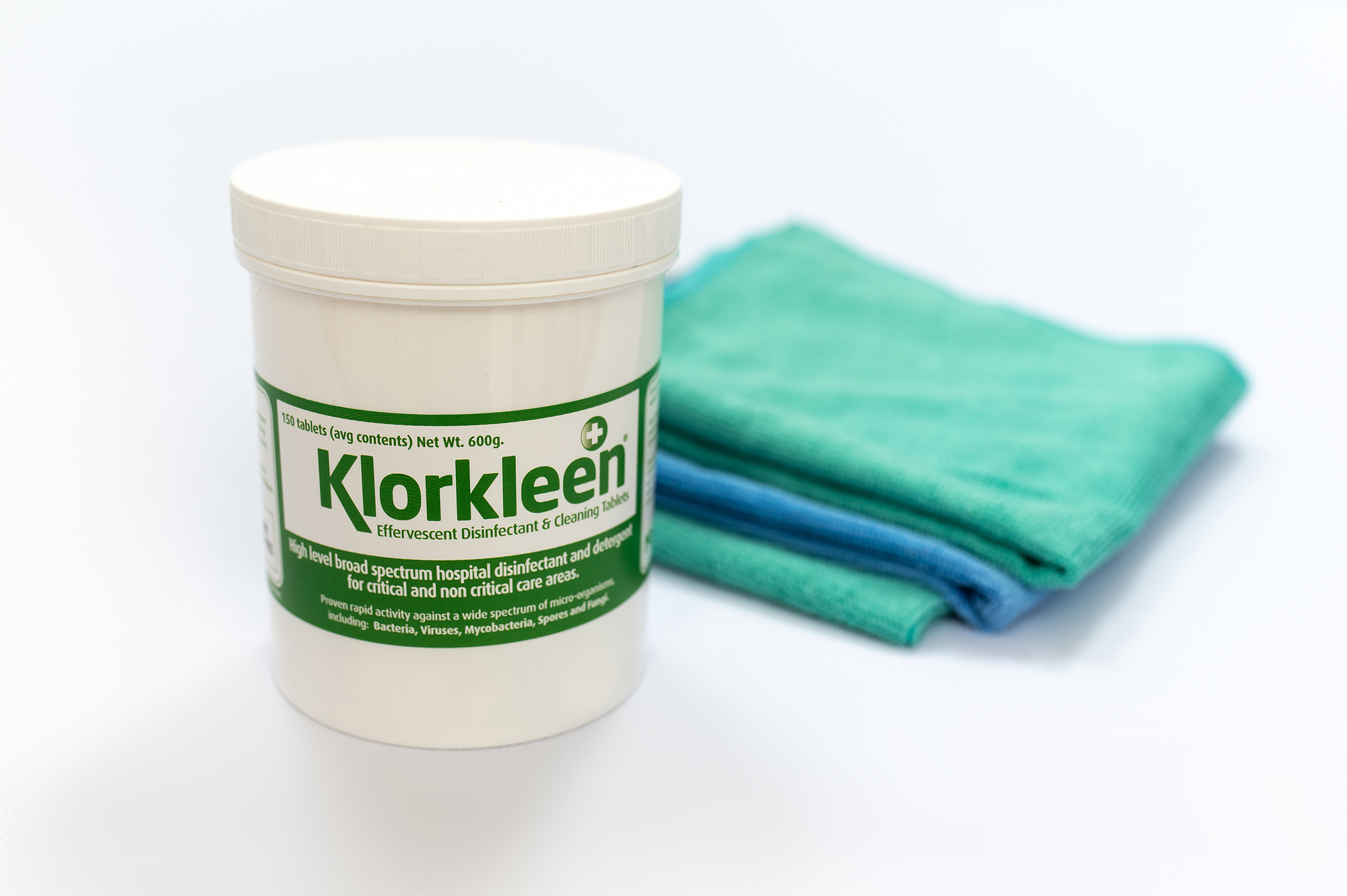 Klorkleen-with-cloths
